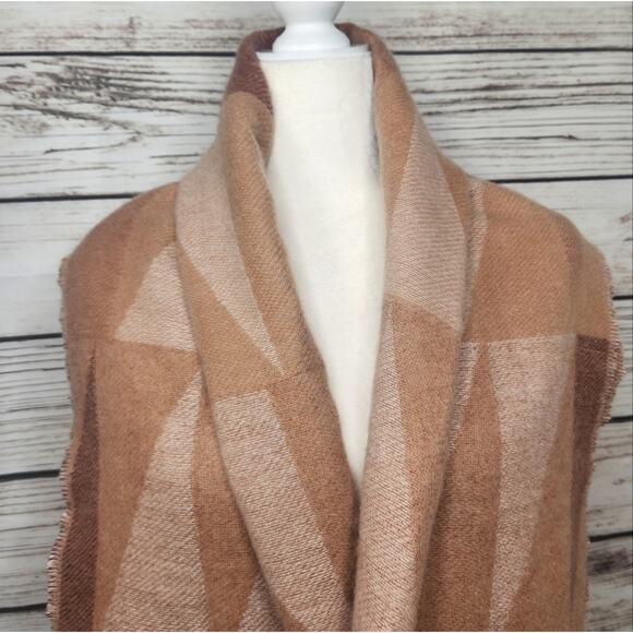 Sonoma Goods For Life Women's No Print Geo Oblong Scarf Tan OS Cozy Winter - Picture 2 of 5
